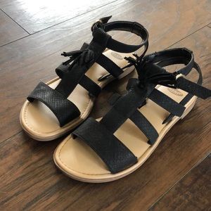 Black tassel gladiator sandal